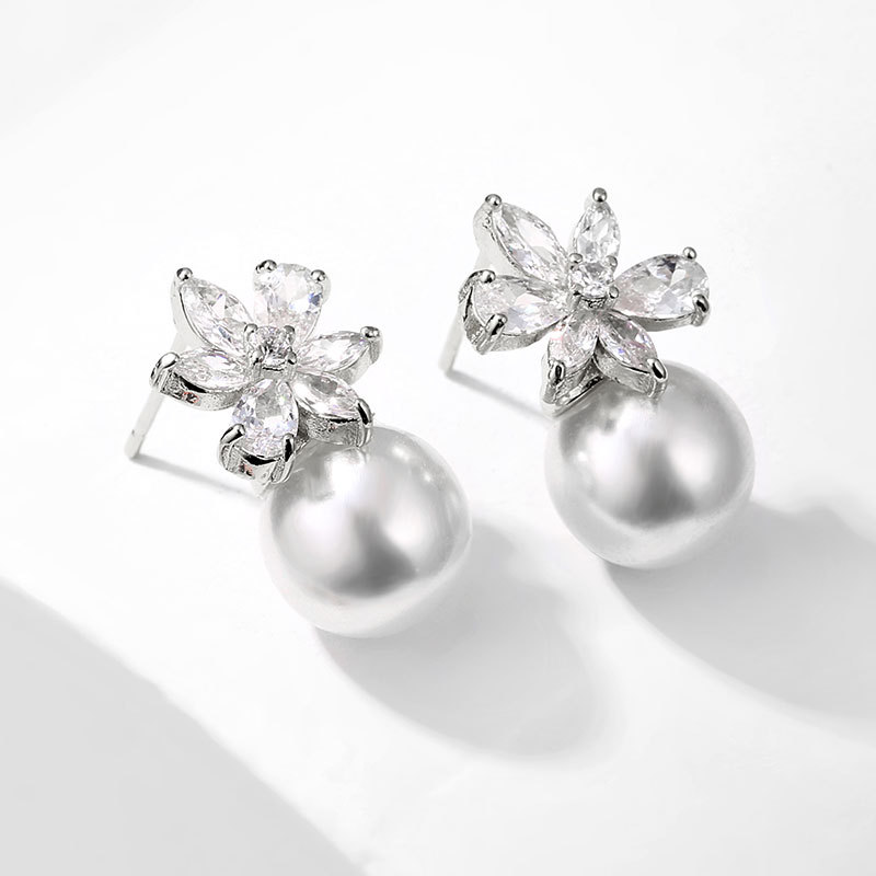 Kristal Taşlı İnci Detaylı Kristal Küpe(Altın Kaplama) - E0356 Görseli
